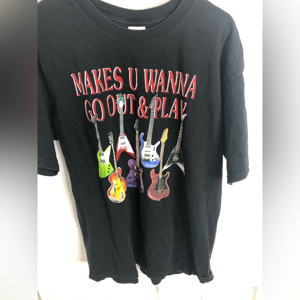 Vintage Guitar Artwork Black Tee Makes U Wanna Go Out & Play Size XL Unisex